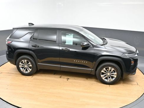 Used 2025 Chevrolet Equinox LT AWD/4WD image 12