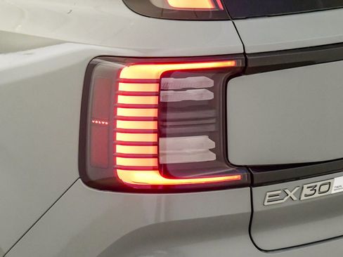 New 2026 Volvo EX30 Plus w/ Climate Package image 12