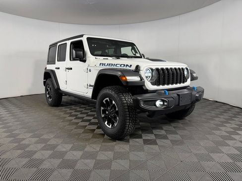 Used 2024 Jeep Wrangler Unlimited Rubicon 4xe w/ Technology Group AWD/4WD image 4