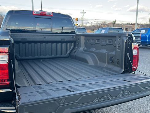 Used 2025 GMC Canyon Elevation w/ Convenience Package image 29