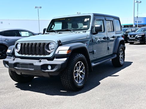 Used 2024 Jeep Wrangler Unlimited Sport AWD/4WD image 4