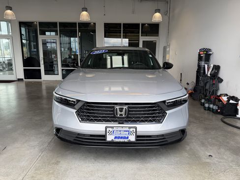 Used 2025 Honda Accord Sport image 6