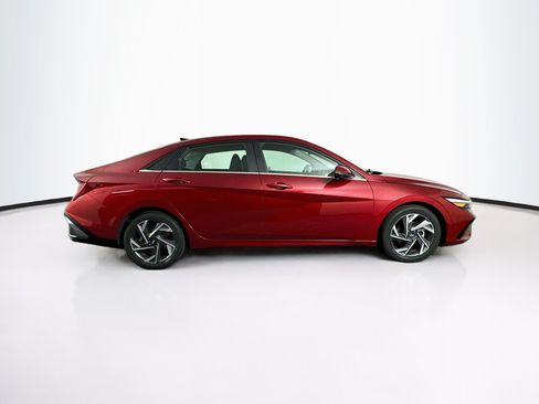 Used 2024 Hyundai Elantra Limited FWD image 10