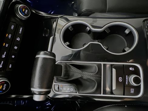 Used 2018 Kia Stinger Premium image 25