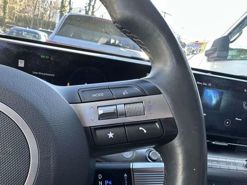 Used 2024 Hyundai Kona Limited image 29