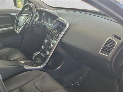 Used 2015 Volvo XC60 T6 image 22
