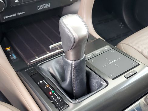 Used 2022 Lexus GX 460 Premium w/ Accessory Package image 26