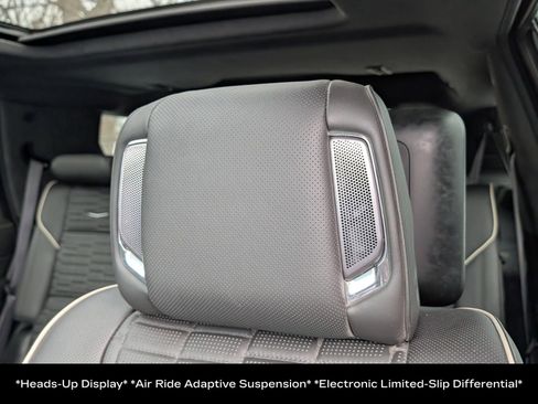 Certified 2024 Cadillac Escalade Sport Platinum w/ LPO, ONYX Package AWD/4WD image 9