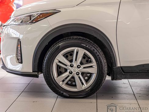 Used 2022 Nissan Kicks S image 8