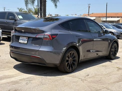 Used 2021 Tesla Model Y Long Range AWD/4WD image 4
