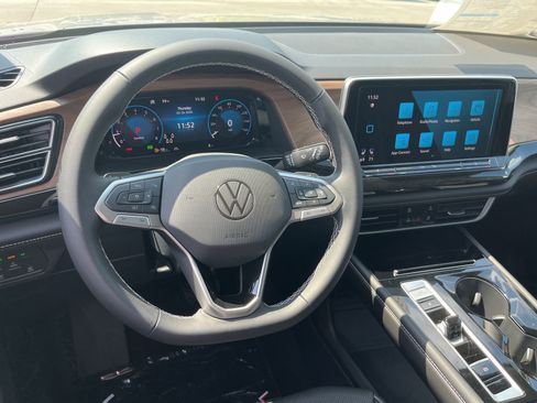 New 2026 Volkswagen Atlas SE image 35