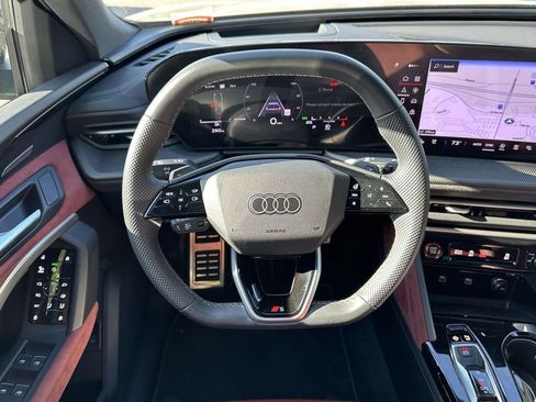Used 2025 Audi SQ5 Prestige w/ Prestige Package AWD/4WD image 16