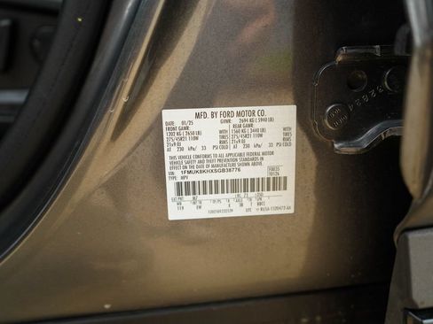 Used 2025 Ford Explorer ST-Line w/ ST-Line Street Pack AWD/4WD image 37