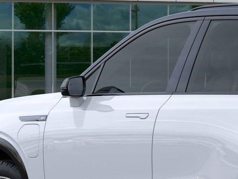 New 2026 Cadillac Vistiq Sport w/ LPO, Floor Liner Package AWD/4WD image 12