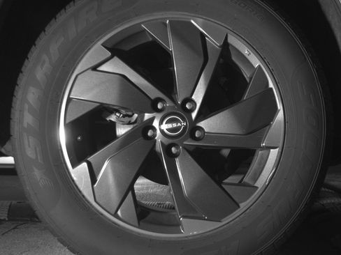 Used 2025 Nissan Rogue SV AWD/4WD image 15