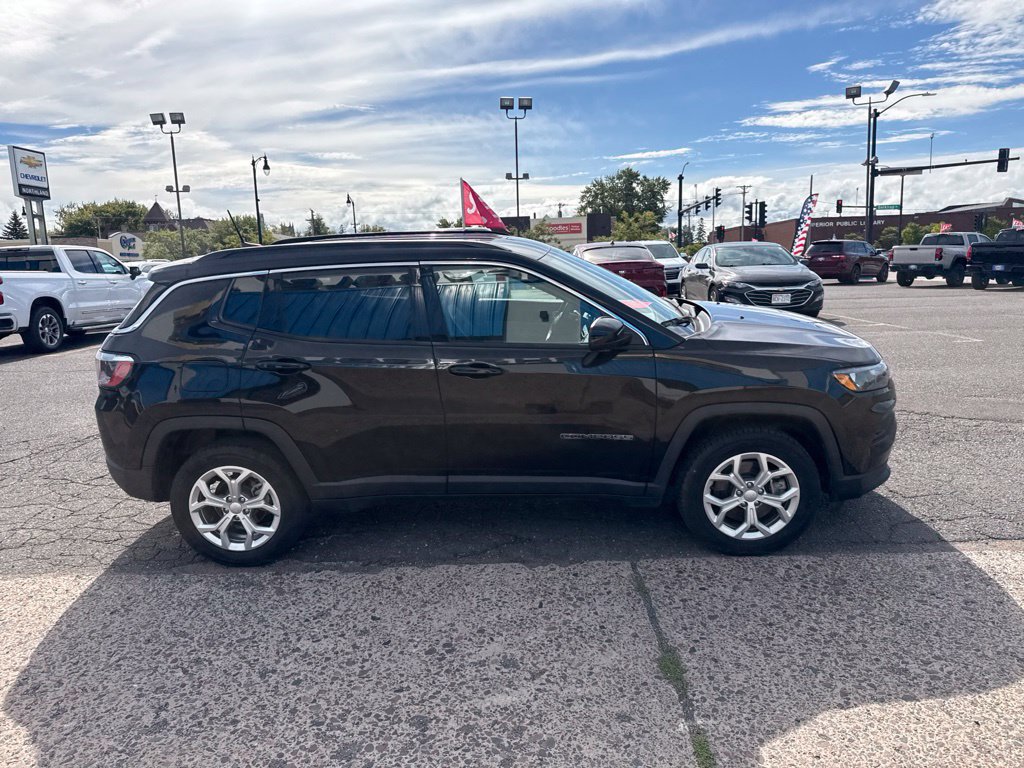 Used 2024 Jeep Compass Latitude AWD/4WD image 6