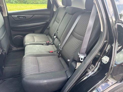 Used 2020 Nissan Rogue S FWD image 15