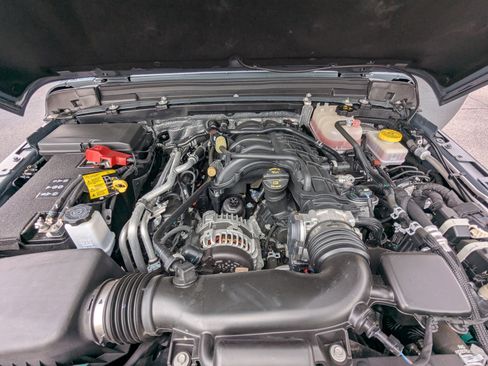 Used 2024 Jeep Wrangler Sport S image 24