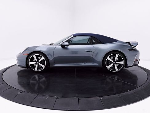 Used 2025 Porsche 911 Carrera RWD image 13