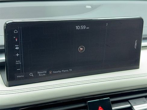 Used 2025 Genesis G70 2.5T image 25