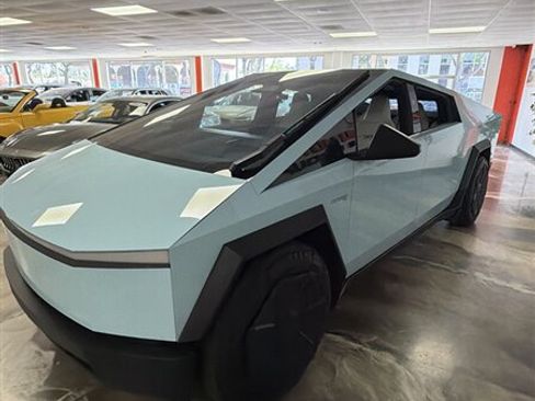 Used 2024 Tesla Cybertruck AWD Crew Cab image 5