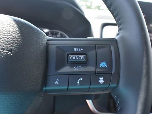 Used 2025 Nissan Rogue SV FWD image 20