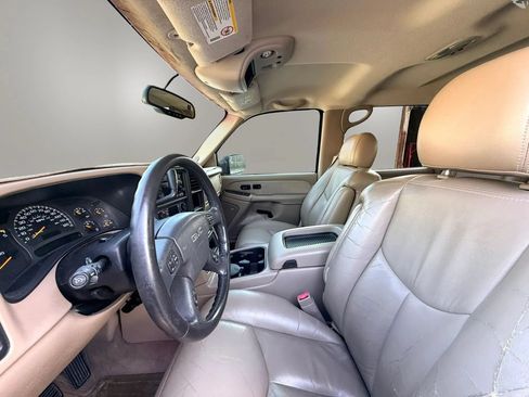 Used 2003 GMC Sierra 3500 SLT w/ SLT Preferred Equipment Group AWD/4WD image 9