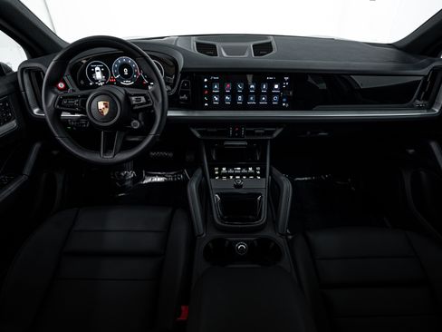 Certified 2025 Porsche Cayenne image 13