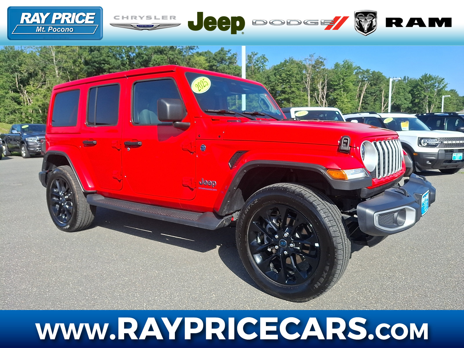 Used 2025 Jeep Wrangler Unlimited Sahara AWD/4WD image 1