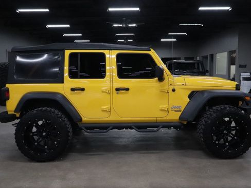 Used 2019 Jeep Wrangler Unlimited Sport S image 6