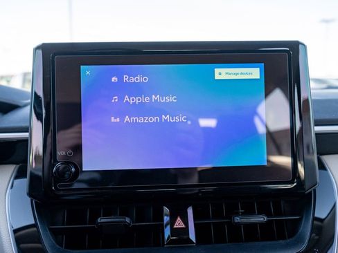 Used 2025 Toyota Corolla LE image 34