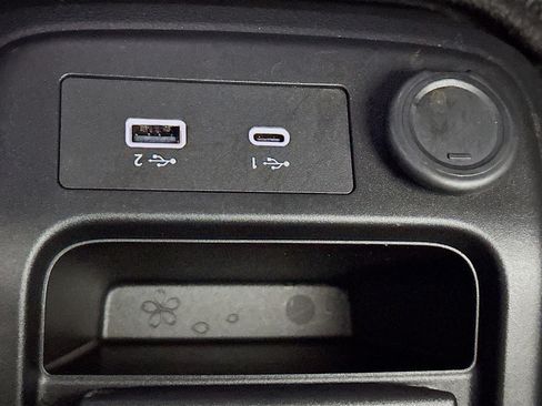 Used 2025 Nissan Ariya FWD image 26