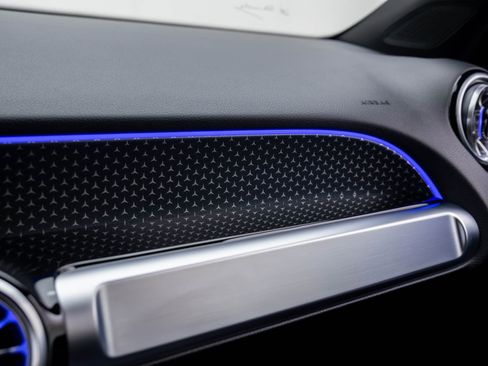 New 2025 Mercedes-Benz GLB 250 4MATIC image 26