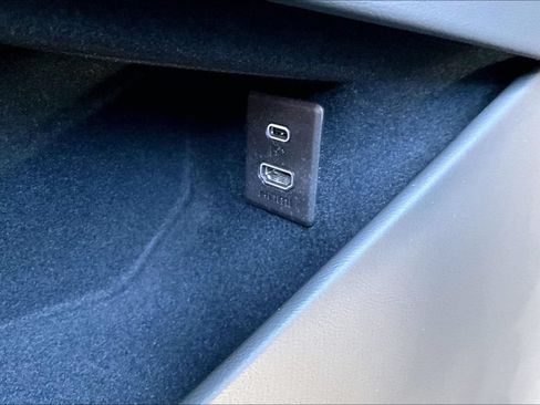 New 2026 Cadillac Escalade ESV 2WD w/ LPO, Floor Liner Package image 19