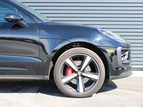 Certified 2024 Porsche Macan S image 12