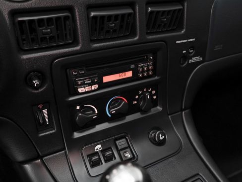 Used 2002 Dodge Viper GTS RWD image 42