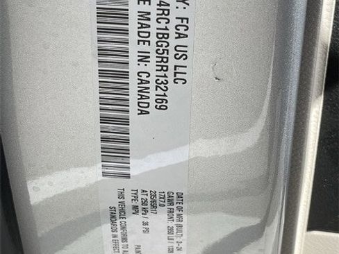 Used 2024 Chrysler Pacifica Touring-L image 30