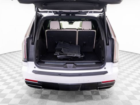 Certified 2025 Cadillac Escalade ESV Sport w/ LPO, ONYX Package image 40