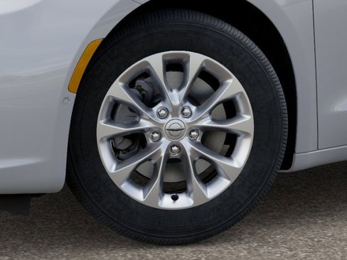 New 2026 Chrysler Pacifica Limited w/ Trailer Tow Group image 8