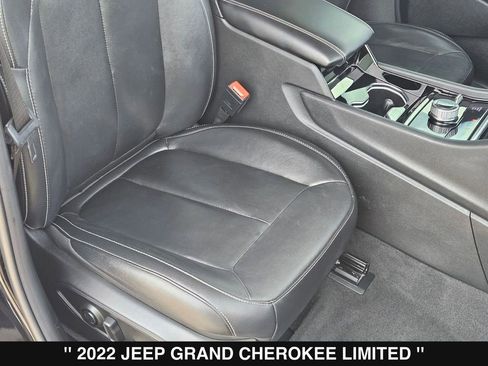 Used 2022 Jeep Grand Cherokee Limited AWD/4WD image 32