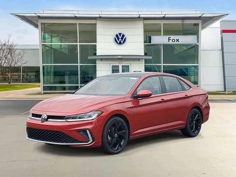 New 2025 Volkswagen Jetta SE image 2