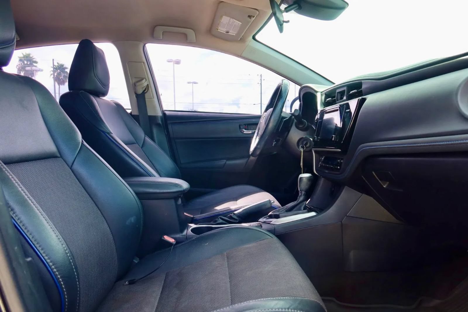 Used 2017 Toyota Corolla SE FWD image 15