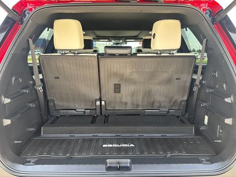 Used 2025 Toyota Sequoia Capstone AWD/4WD image 45