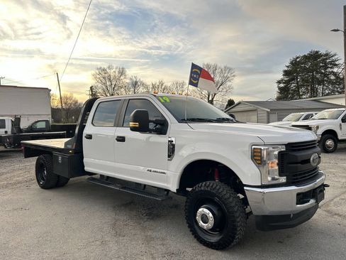 Used 2019 Ford F350 XL w/ Power Equipment Group image 4