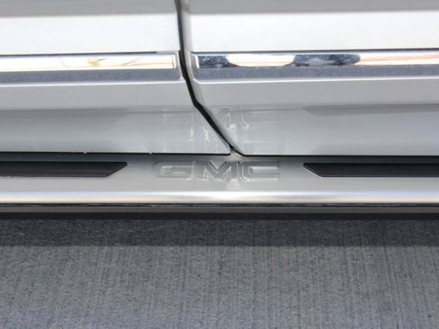 Used 2020 GMC Terrain Denali w/ Denali Premium Package AWD/4WD image 27