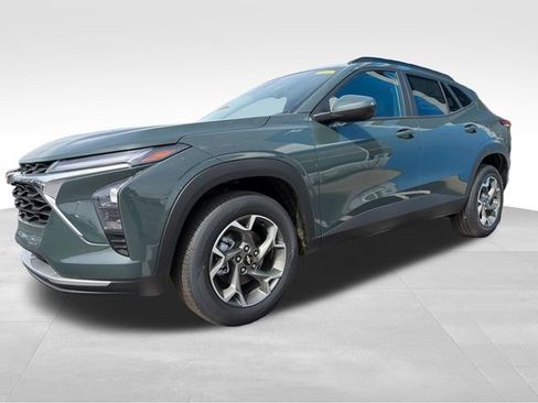 New 2026 Chevrolet Trax LT w/ Driver Confidence Package FWD image 1