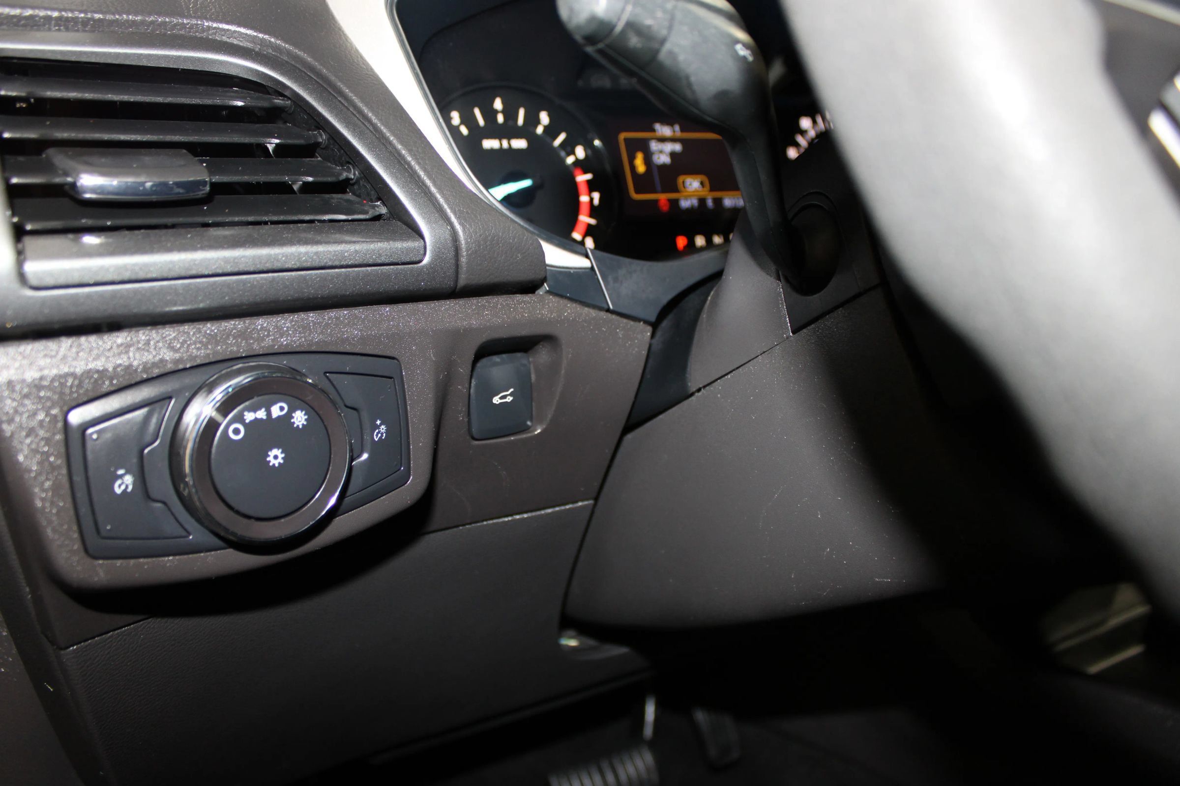 Used 2014 Ford Fusion SE FWD image 17