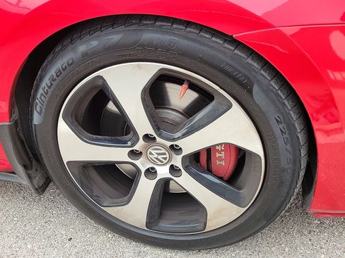 Used 2017 Volkswagen GTI SE image 5