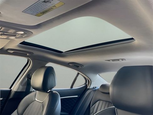 Used 2020 Genesis G70 2.0T w/ Prestige Package image 15