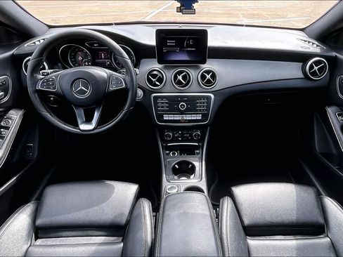 Used 2018 Mercedes-Benz CLA 250 image 8